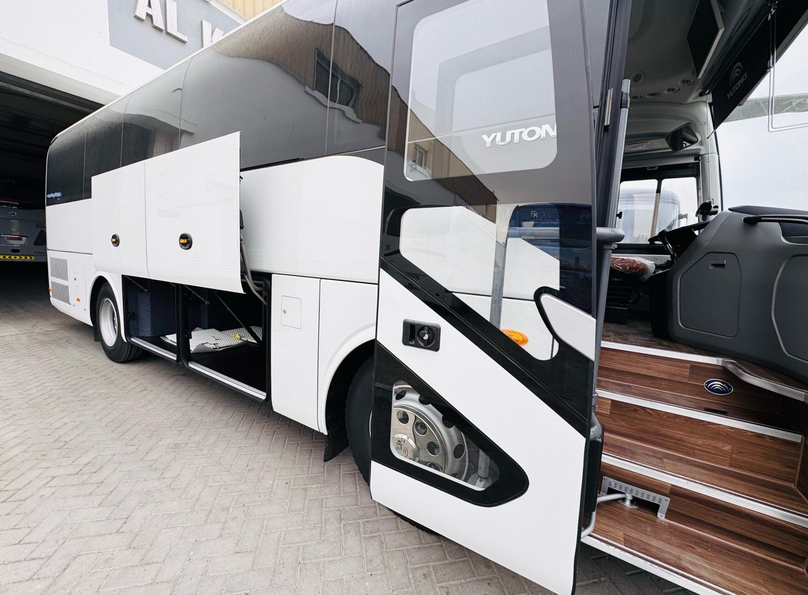 53 Seater Yutong 2026_Page_2_Image_0001